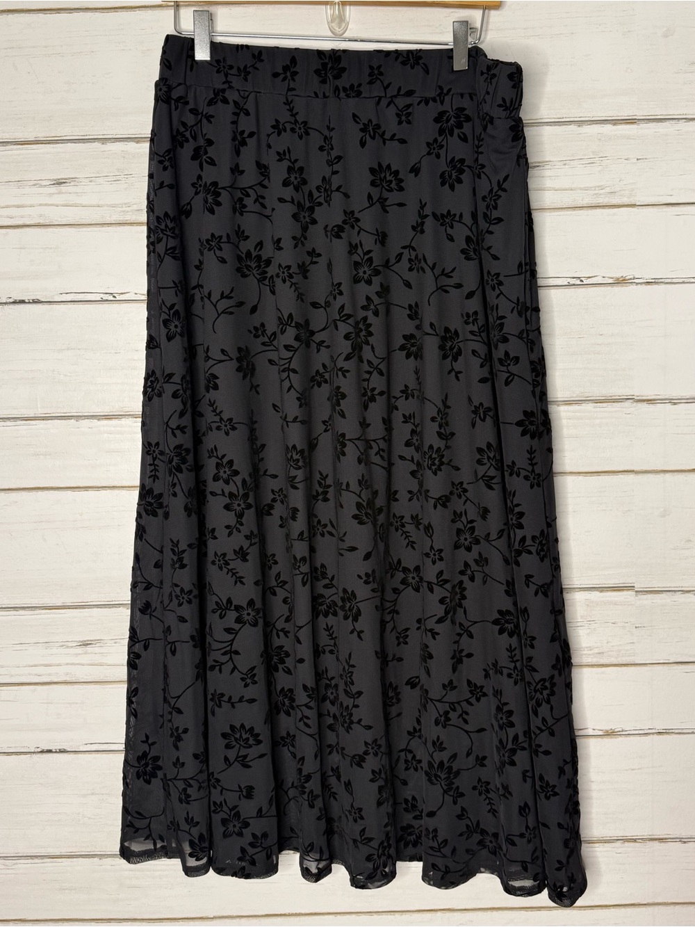 Folunsi Black Floral Flocked Mesh Maxi Skirt Plus Size 2X Lined Elastic Waist